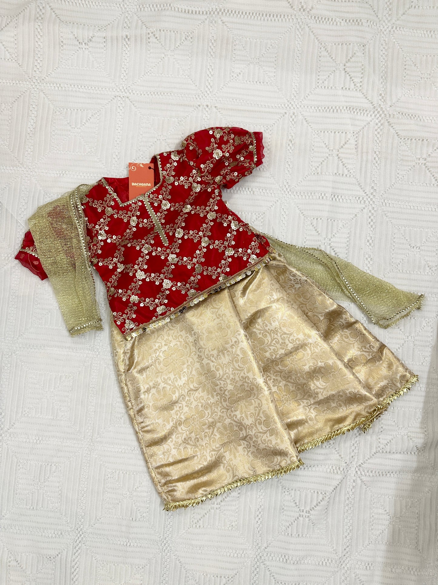 ❤️ Red Golden Fancy Organza Choli with Golden Jamawar Lehenga and Net Dupatta