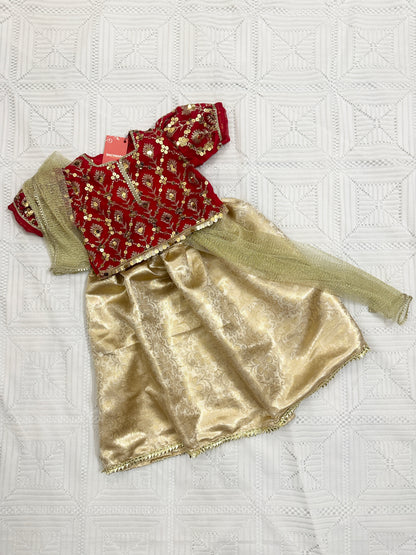 ❤️ Red Golden Fancy Organza Choli with Golden Jamawar Lehenga and Net Dupatta