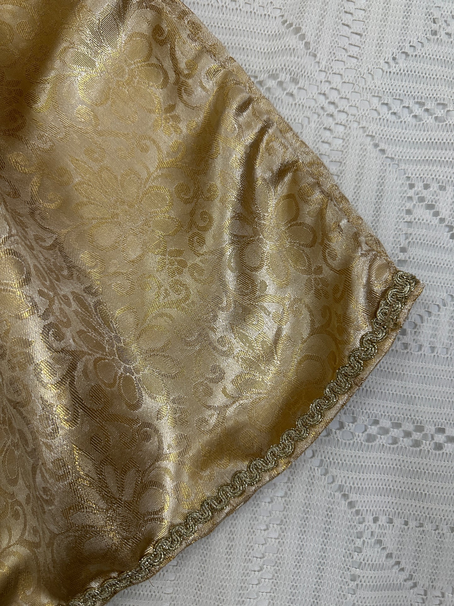 💙Blue Velvet Choli with Golden Jamawar Lehenga and Net Dupatta