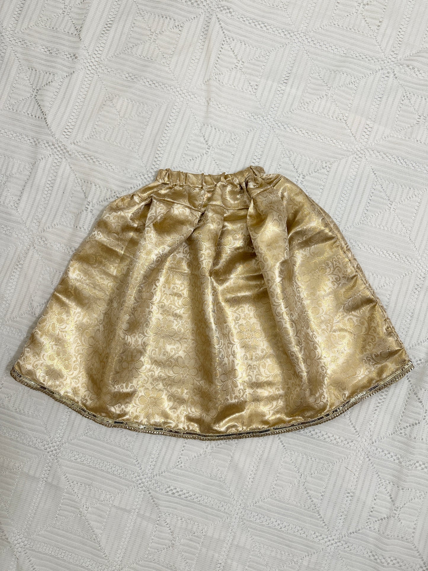 ❤️Maroon Velvet Choli with Golden Jamawar Lehenga and Net Dupatta - D2