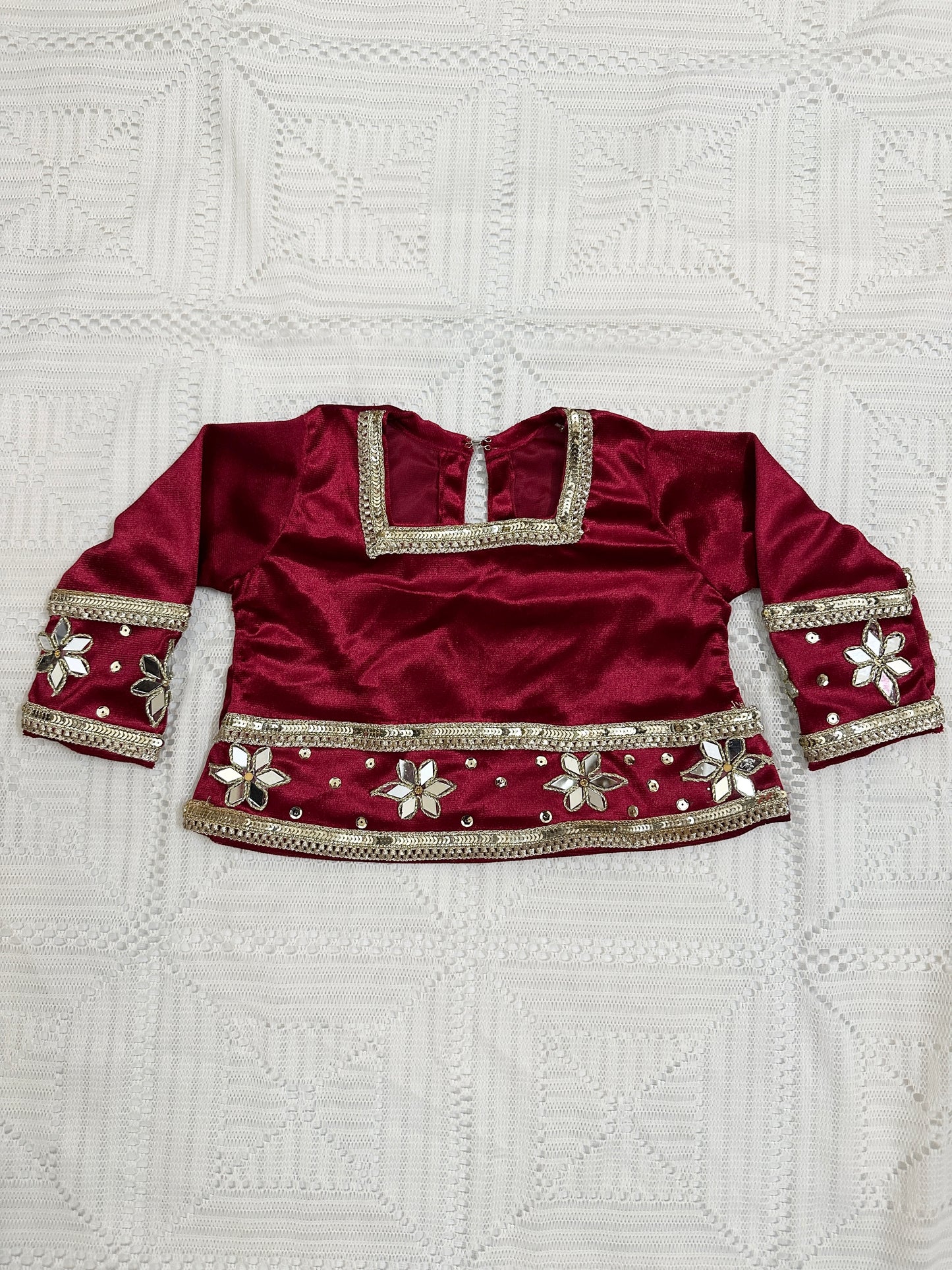❤️Maroon Velvet Choli with Golden Jamawar Lehenga and Net Dupatta